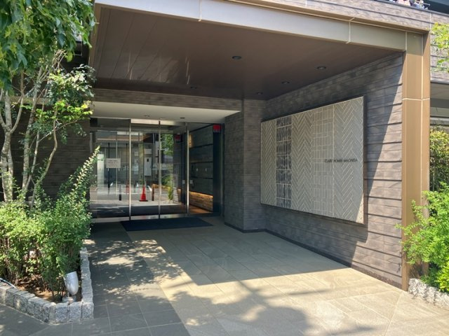 クレアホームズ町田のエントランス