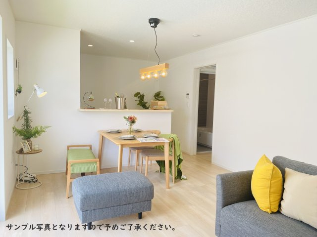 南風原町兼城第１ の居間・リビング|※別物件のサンプル写真になります。