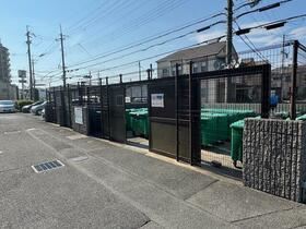 Mプラザ枚方弐番館のその他共用部分|ゴミ捨て場
■物件内覧・資金計画相談・住宅ローン相談、リフォーム相談、お問合せ受付中■
※当日・翌日のご内覧、ご相談はお電話でのお問合せがスムーズです！