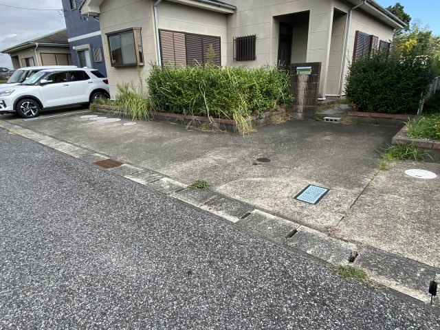 坂本貸家の駐車場