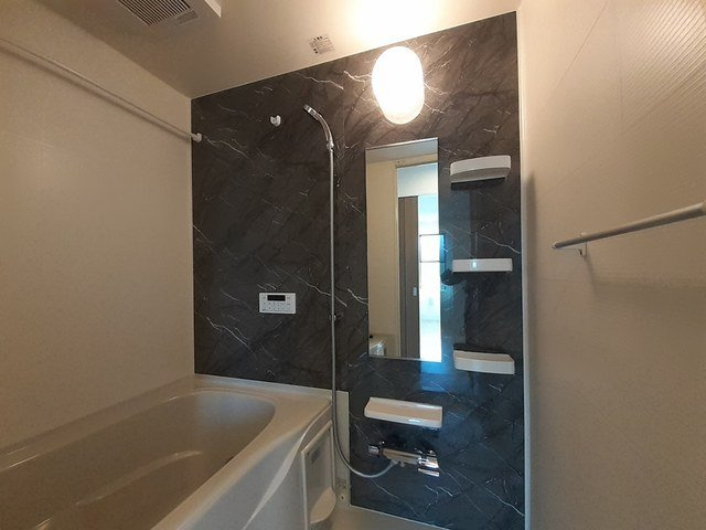 メゾン　ド　ルミエールの浴室