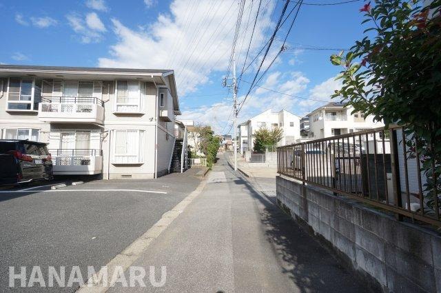 中古　千葉市中央区松ケ丘町の前面道路含む現地写真|＊当日ご案内可＊ご希望の物件まとめてご案内！弊社が掲載していない物件でもOK♪お気軽にご相談ください ♪お電話でのお問合わせがスムーズ♪