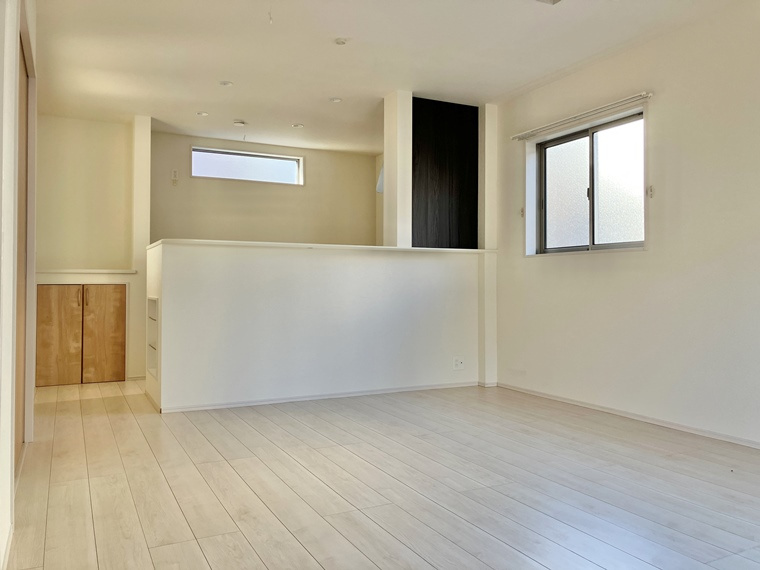 鶴馬戸建の居間・リビング