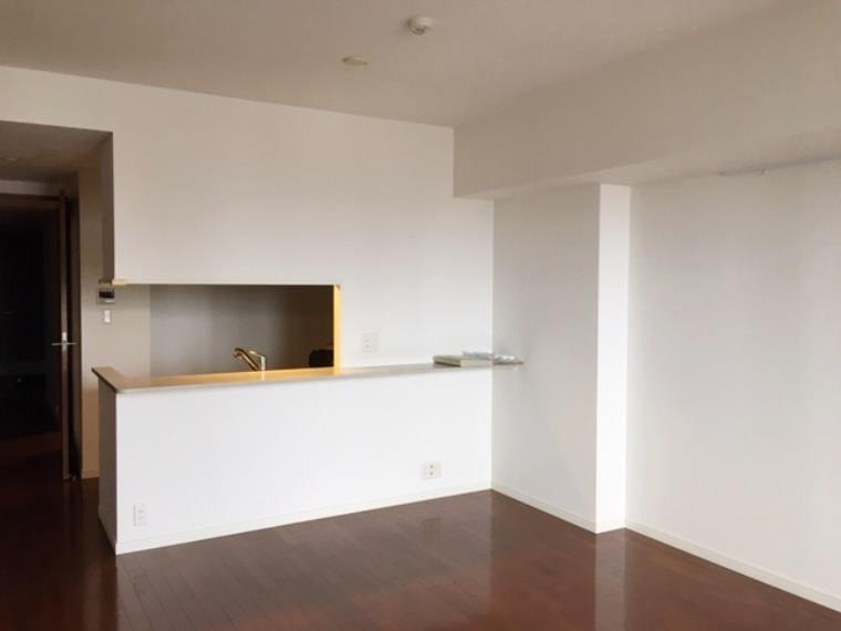 ヨコハマタワーリングスクエア　ザ・イーストの居間・リビング