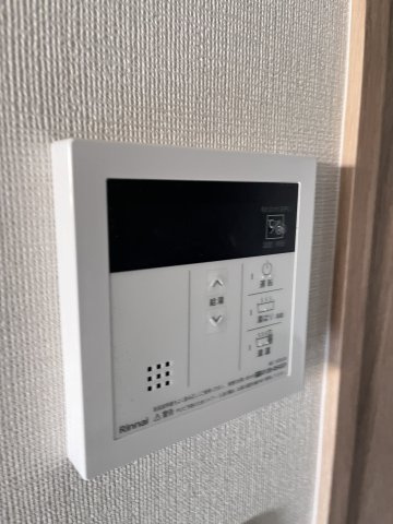 大阪市城東区東中浜９丁目の賃貸マンションのエントランス