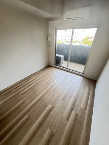 大阪市城東区東中浜９丁目の賃貸マンションの寝室