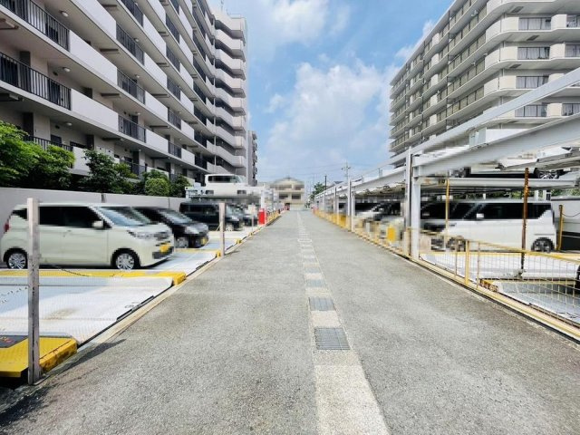 レックスシティ枚方の駐車場|■物件内覧・資金計画相談・住宅ローン相談、リフォーム相談、お問合せ受付中■
※当日・翌日のご内覧、ご相談はお電話でのお問合せがスムーズです！