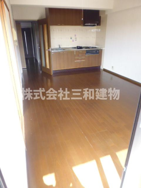 プラザサンタナカ７号館のキッチン|同間取り別室の参考写真です(反転タイプ）