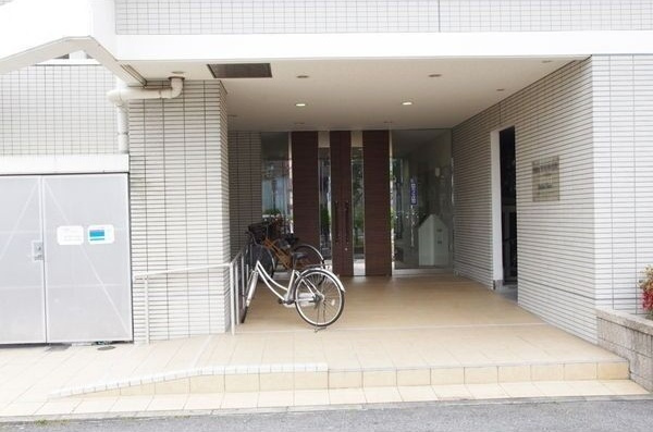 ベレーサ築地口ステーションタワーのエントランス