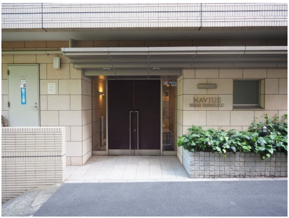 新宿区西新宿８丁目の賃貸マンションのエントランス|毎日通るエントランスはこのようになっています
