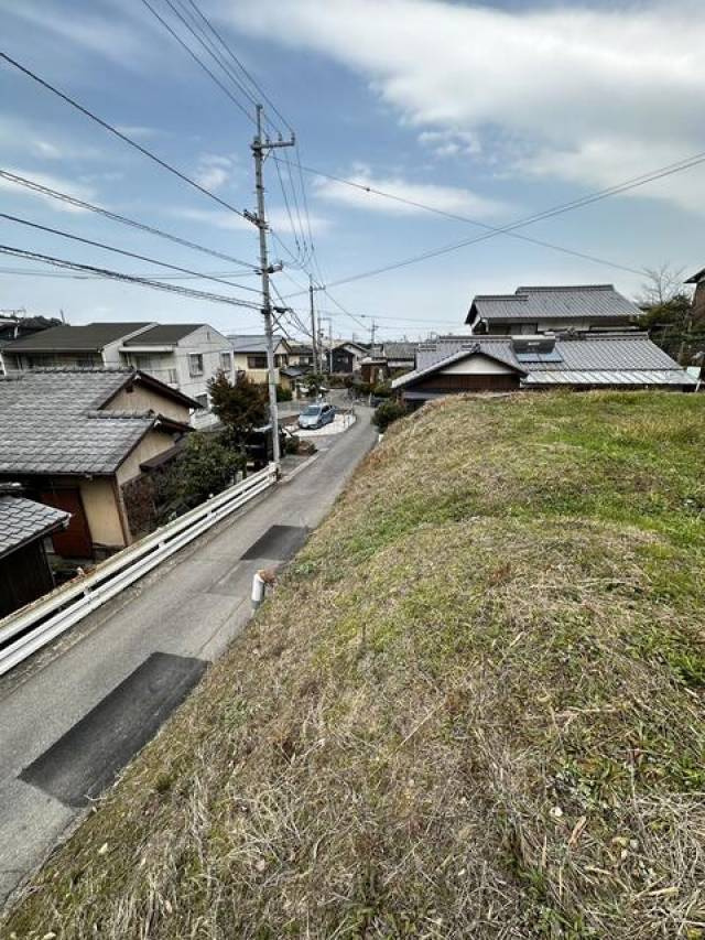 星越町　300.30坪売土地の前面道路含む現地写真