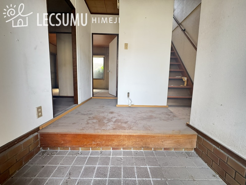 姫路市飾磨区阿成/中古戸建の玄関