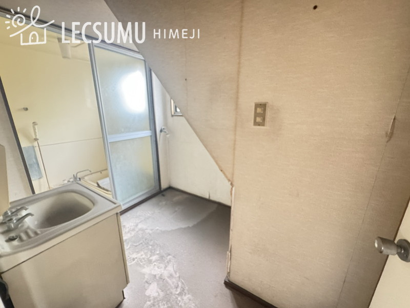 姫路市飾磨区阿成/中古戸建の独立洗面台