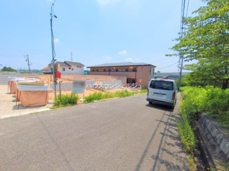 【前面道路含む現地写真】