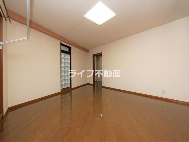 ザ・リージェントの洋室|個人の部屋や寝室として使える洋室です