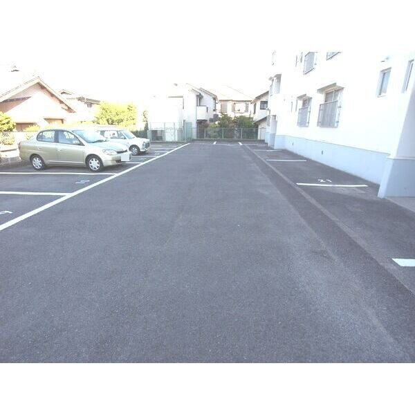 カーサエスペランサの駐車場