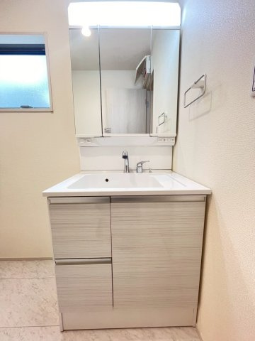 静岡市葵区羽鳥５丁目　新築戸建　全２棟　2号棟の独立洗面台