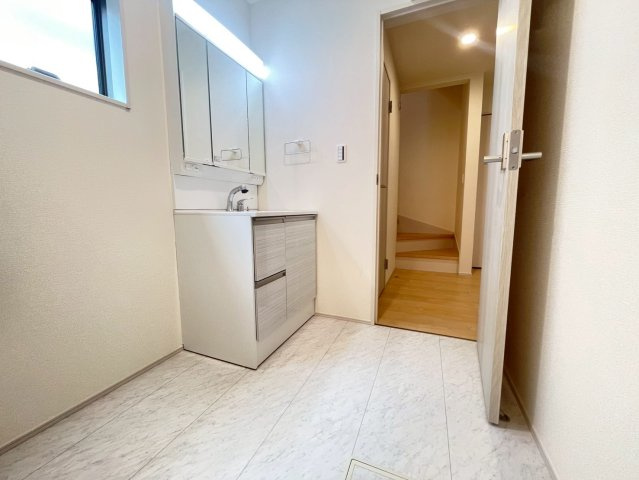 静岡市葵区羽鳥５丁目　新築戸建　全２棟　2号棟の独立洗面台