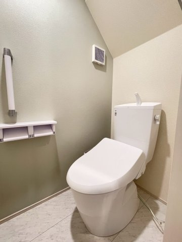 静岡市葵区羽鳥５丁目　新築戸建　全２棟　2号棟のトイレ