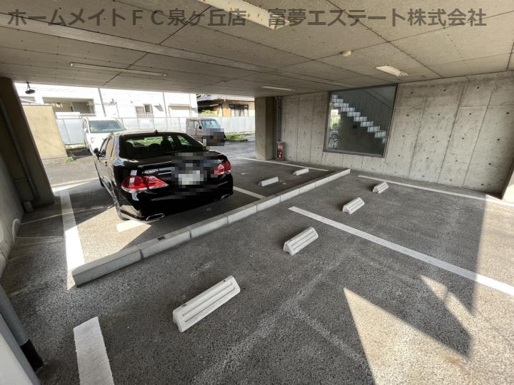 シャルル泉大津の駐車場