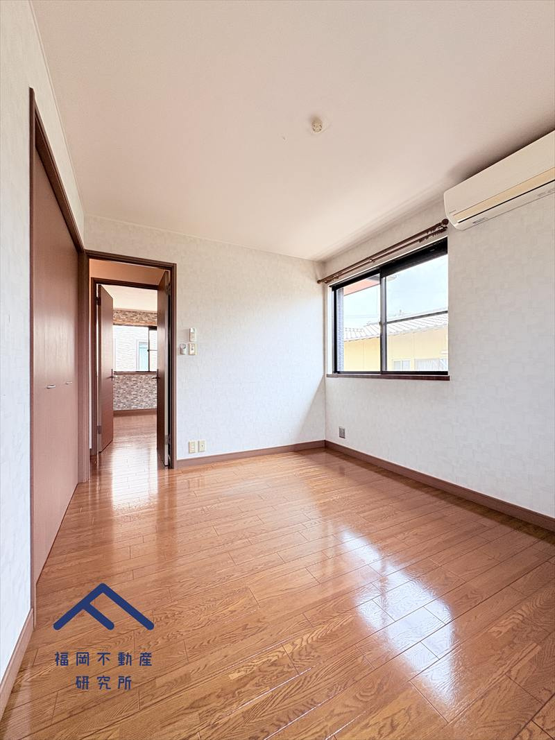 春日市紅葉ヶ丘西７丁目　戸建ての洋室