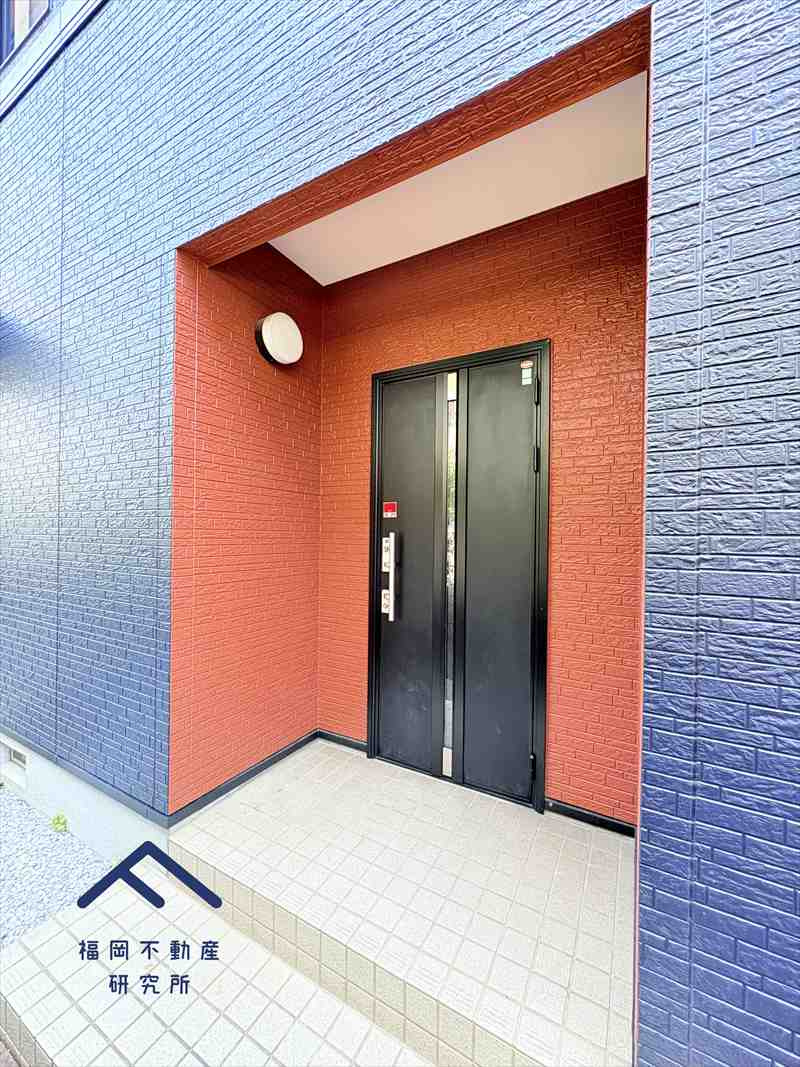 春日市紅葉ヶ丘西７丁目　戸建ての玄関