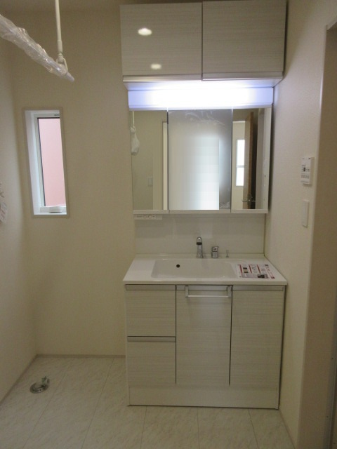 【仲介手数料無料】新築戸建　深谷市東方3680-35（全1棟）の独立洗面台