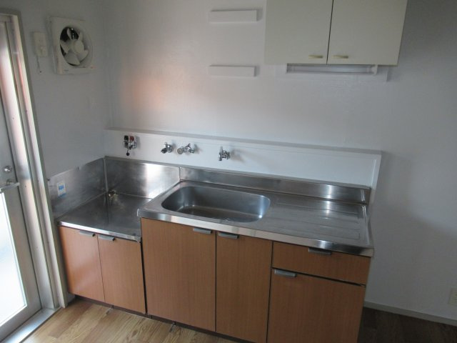 兵庫県公社　姫路青山６号棟のキッチン|キッチンでお料理をお楽しみください