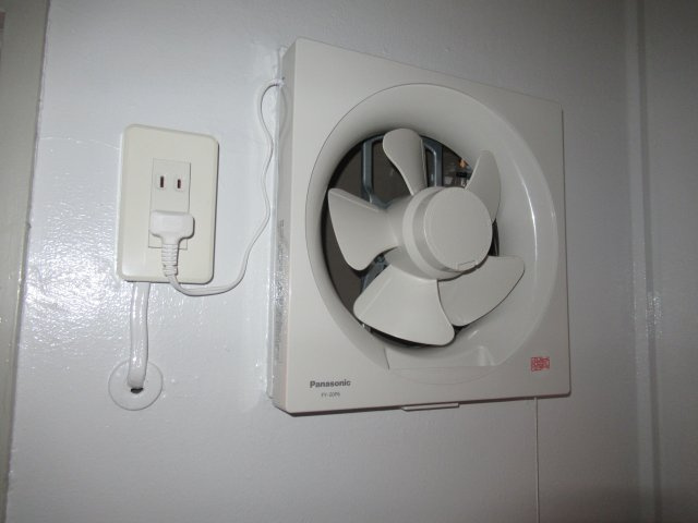 兵庫県公社　姫路青山６号棟の設備|換気扇です