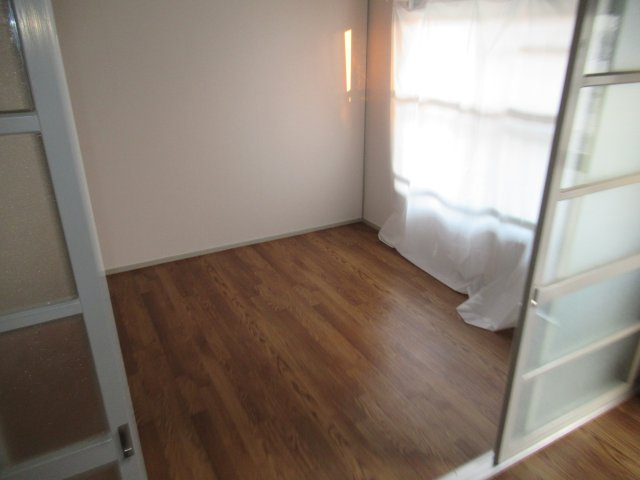 兵庫県公社　姫路青山６号棟の居間・リビング|使いやすい居間です