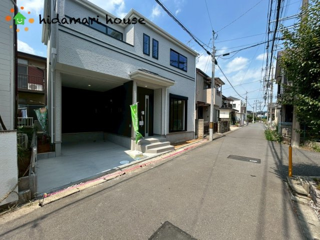 見沼区小深作　新築戸建　ハートフルタウンAの前面道路含む現地写真