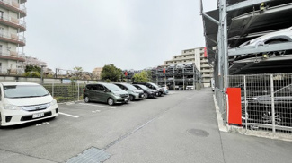 【駐車場】