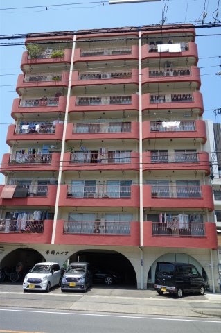 春岡ハイツの外観