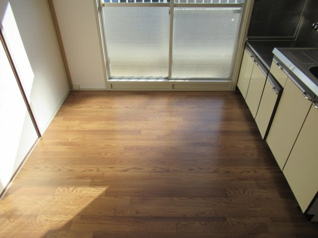 兵庫県公社　姫路市川１号棟の居間・リビング|ゆったり過ごせる居間です