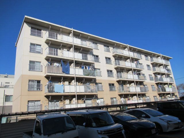 兵庫県公社　姫路市川１号棟の外観|外観は落ち着いています