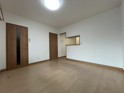 【居間・リビング】 | 七日町ハイツ | ゆったりとしたリビングです