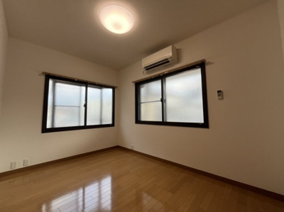 【洋室】 | 七日町ハイツ | 個人の部屋や寝室として使える洋室です