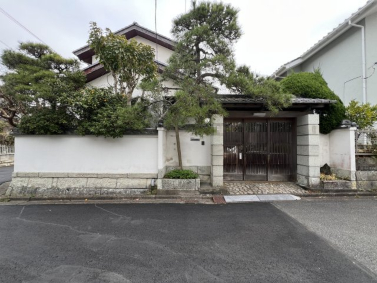 浄明寺の旧分譲地内にある角地の売地