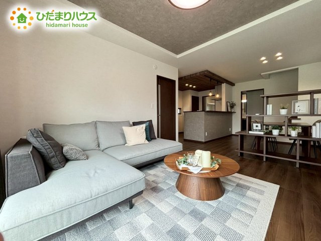 深谷市原郷　第5期　未入 居住宅　ワイウッドコート　02の居間・リビング