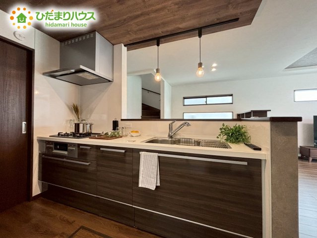 深谷市原郷　第5期　未入 居住宅　ワイウッドコート　02のキッチン