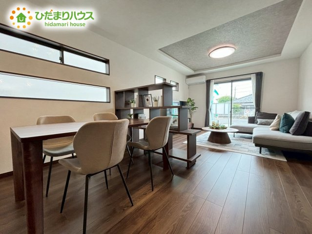 深谷市原郷　第5期　未入 居住宅　ワイウッドコート　02の居間・リビング