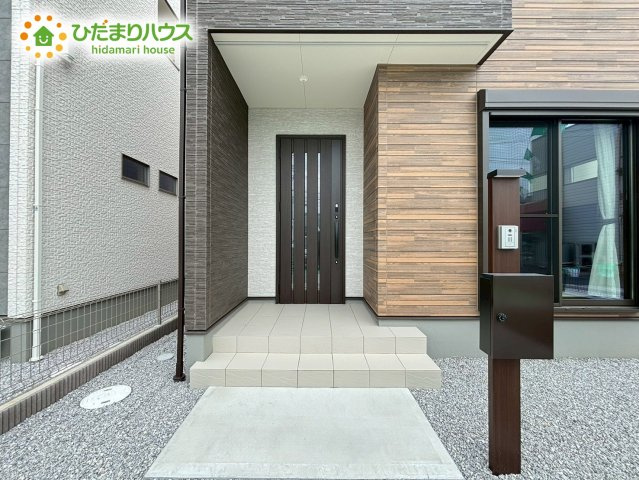 深谷市原郷　第5期　未入 居住宅　ワイウッドコート　02の玄関