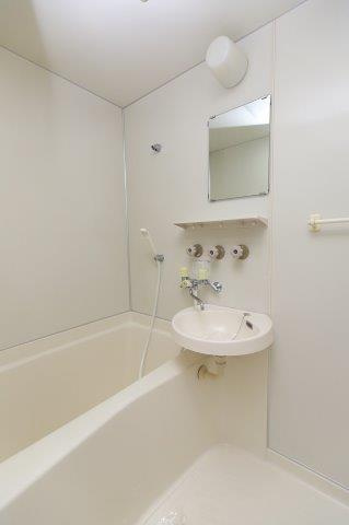センチュリーハウス津志田Bの浴室