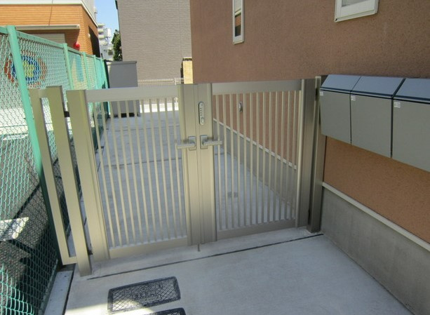 カーサスワAのエントランス