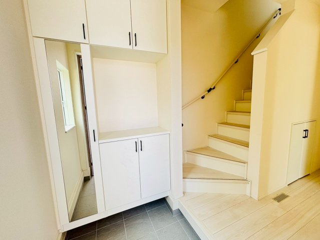 リナージュ／東区尾ノ上３丁目24-1期／１号棟の玄関