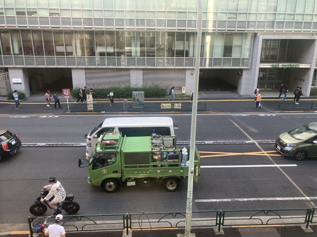 セキサクビルの駐車場