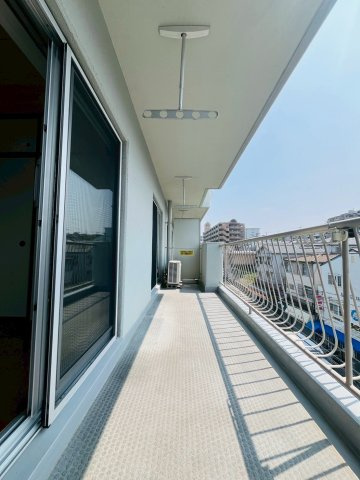 上高丸コーポラスのバルコニー