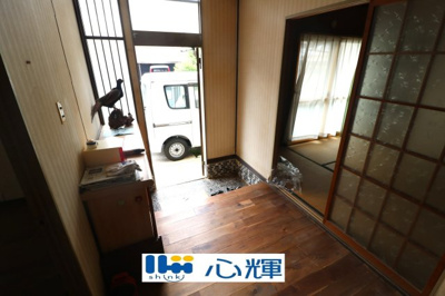 【玄関】 | 宇部市大字東吉部 中古住宅／2階建