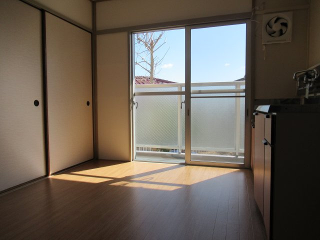 兵庫県公社　伊川谷（２）２号棟の居間・リビング|こちらの居間で趣味の時間をお楽しみください