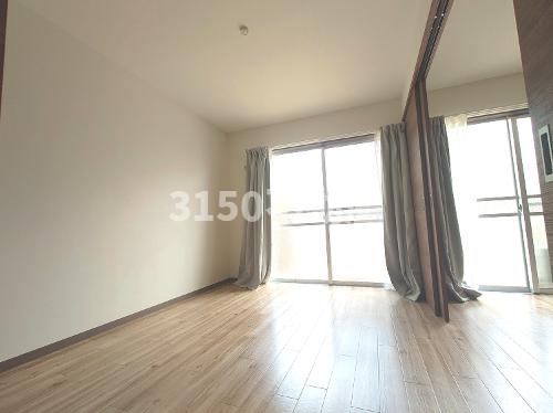 藤栄ビルの居間・リビング